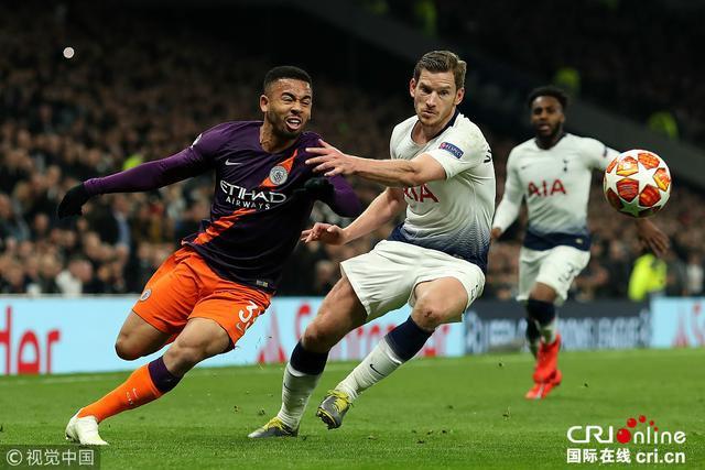 卡恩：如果卡尔延续良好状态，他在德国队站稳脚跟并不难（卡恩称卡尔若保持良好状态，坐稳德国队位置不成问题）