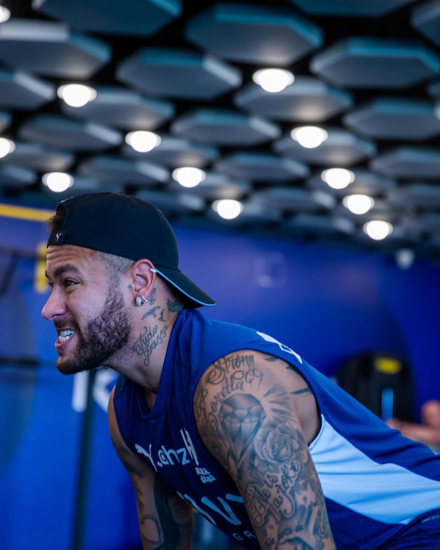 灰熊青年军崛起引发关注（灰熊新生代崛起备受瞩目）