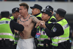 美媒：雷霆有望在圣诞之夜打破16年勇士前31场开局战绩记录（美媒：雷霆或于圣诞夜刷新勇士16年保持的前31场开局纪录）