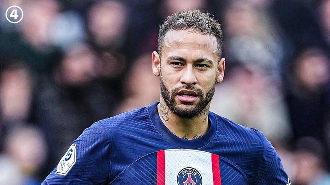 失去双腿的他，每一步都跑出了“不认命”的劲儿！（失去双腿后，他用每一步跑出不向命运低头的力量！）