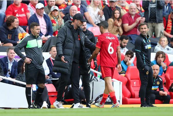 东体：波耶特辞职是为助教出头，中超有球队有意聘请他执教（东体：为力挺助教，波耶特选择辞职；中超俱乐部有意邀其执教）