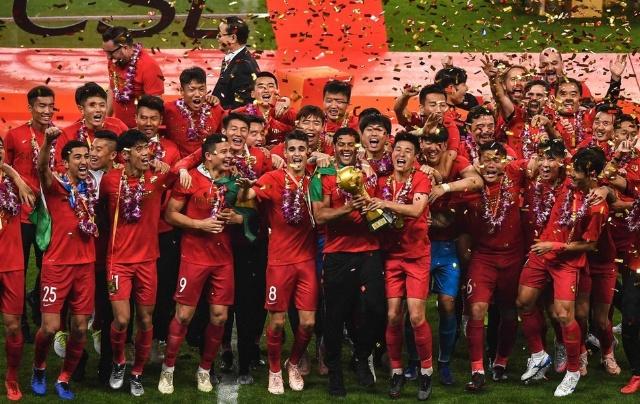 六边形战士！广东小外援奎恩19中11得到29分6篮板7助攻5抢断（攻防一体的广东小外援奎恩：19投11中砍下29分6篮板7助攻5抢断）