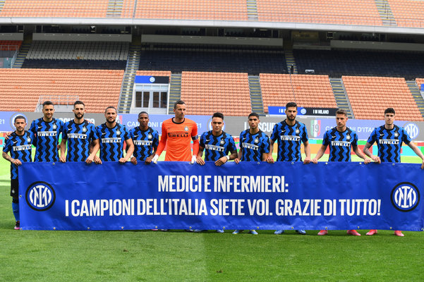 百场里程碑！库巴西成巴萨达此成就第二年轻球员（库巴西达成百场里程碑，成为巴萨史上第二年轻完成此成就的球员）